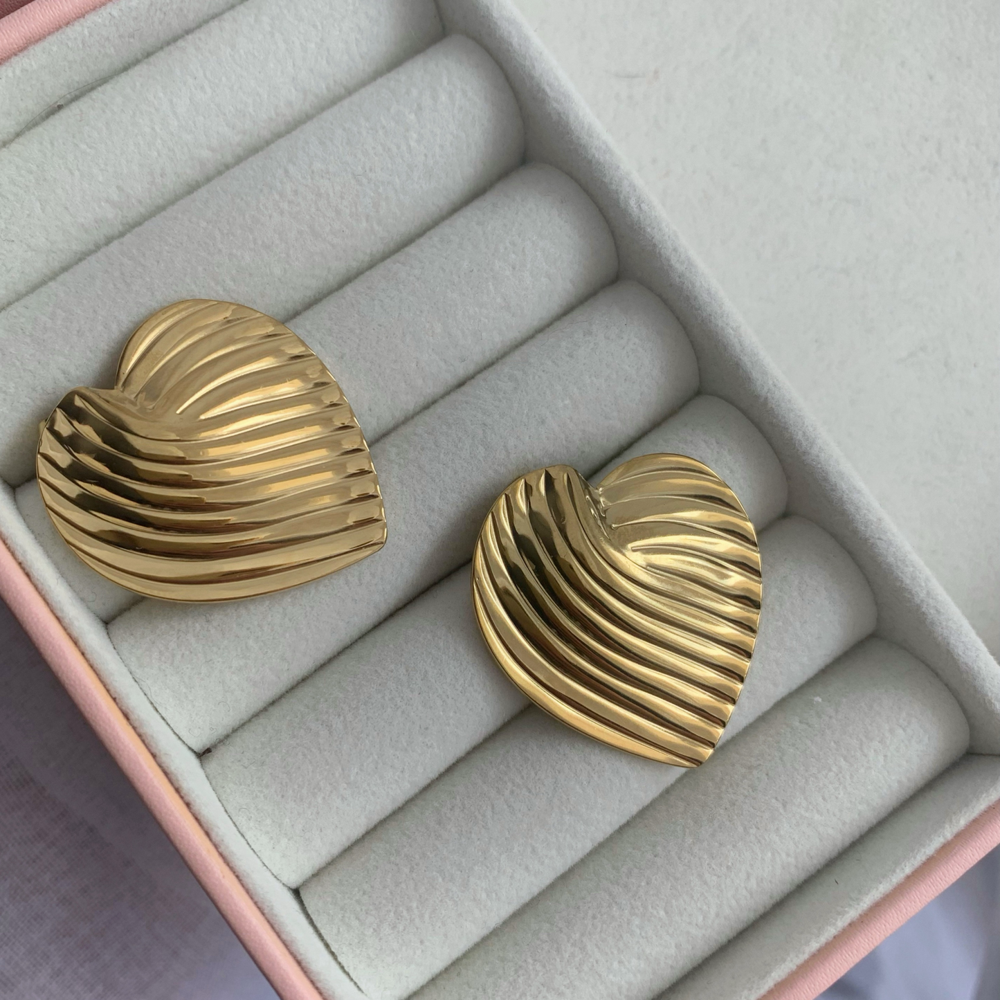 HEART BUTTON EARRINGS - Acciaio inossidabile