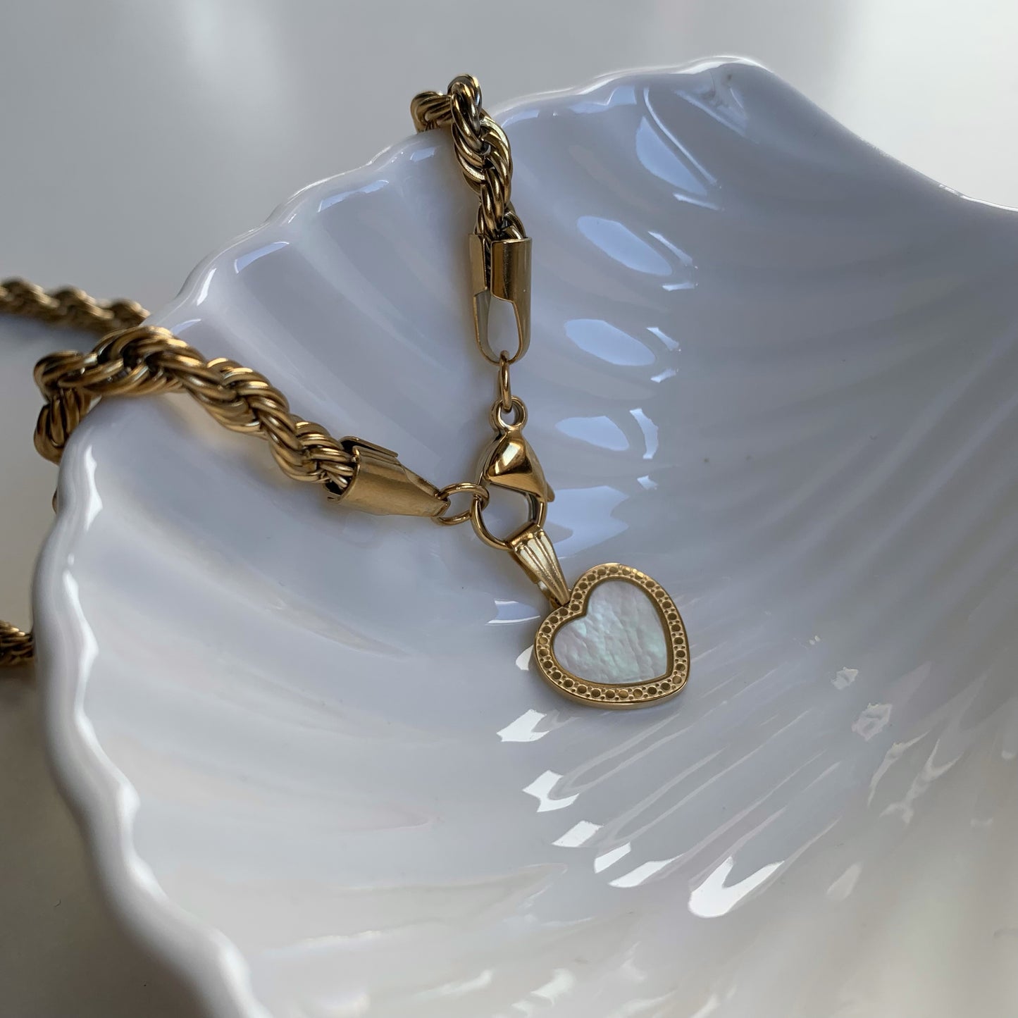 WHITE HEART NECKLACE - Acciaio inossidabile