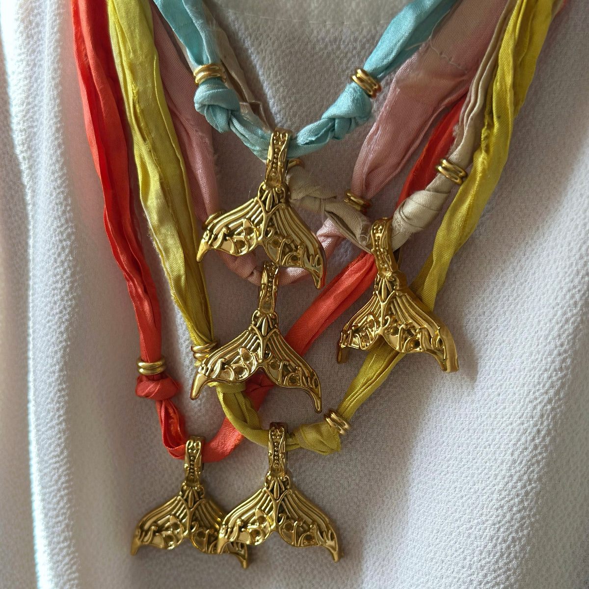SARI SILK NECKLACE - Seta Sari e acciaio inossidabile