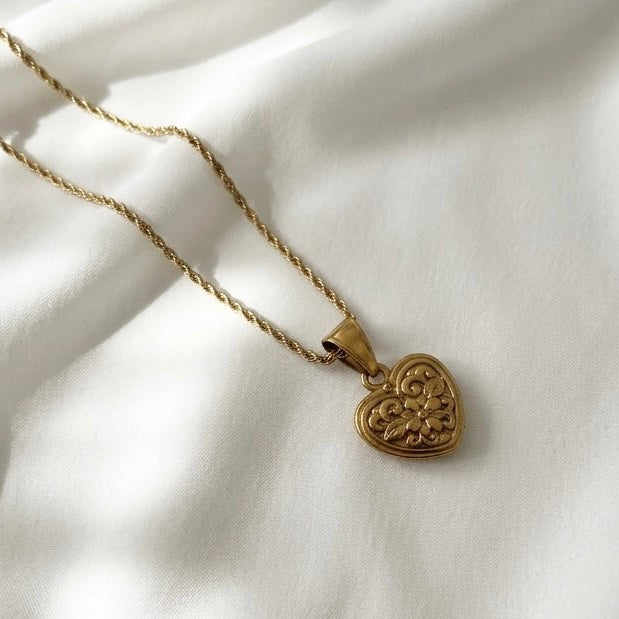 HERITAGE HEART CHAIN