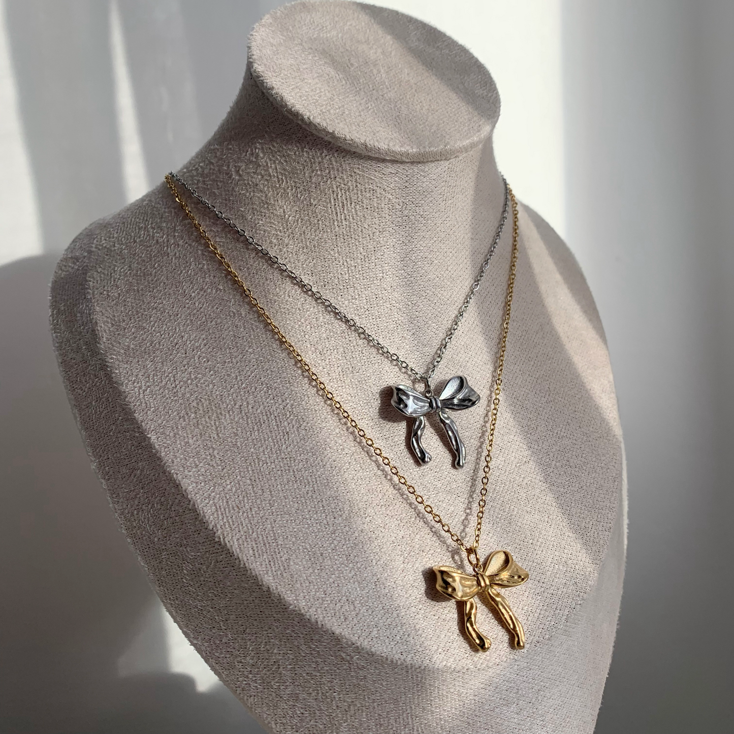 BOW NECKLACE - Acciaio inossidabile