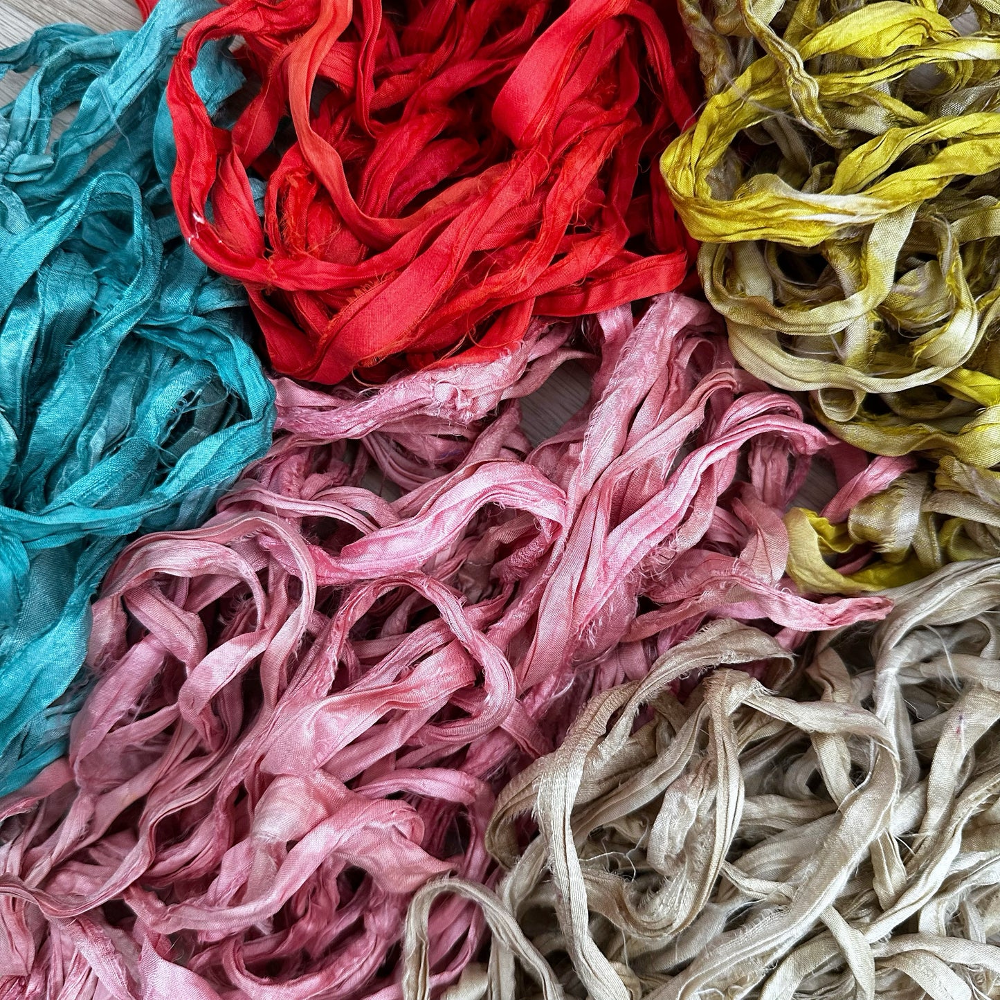 SARI SILK NECKLACE - Seta Sari e acciaio inossidabile